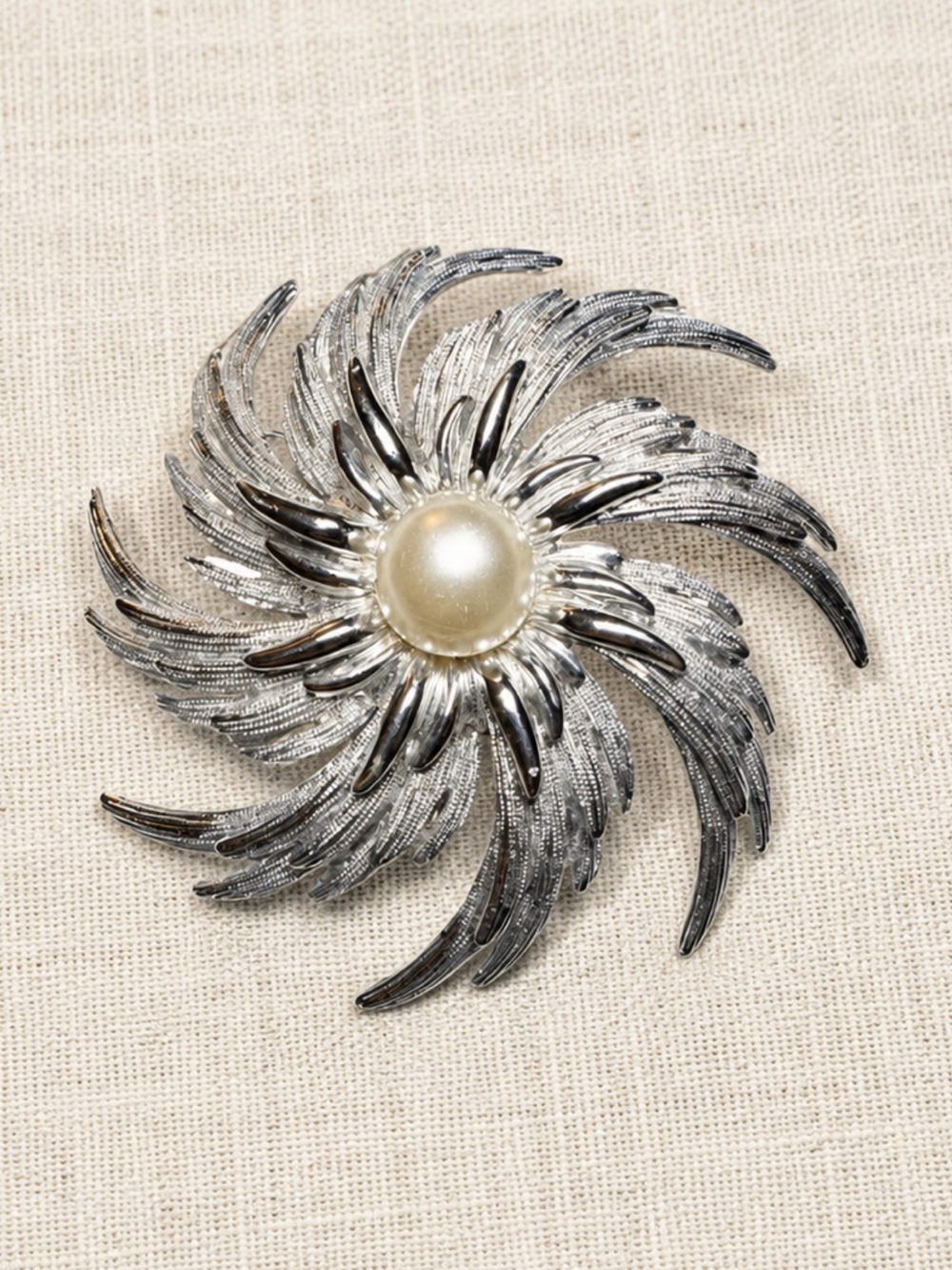 Sarah Coventry Silver Tone Swirling Pinwheel Brooch with Faux Pearl Vintage